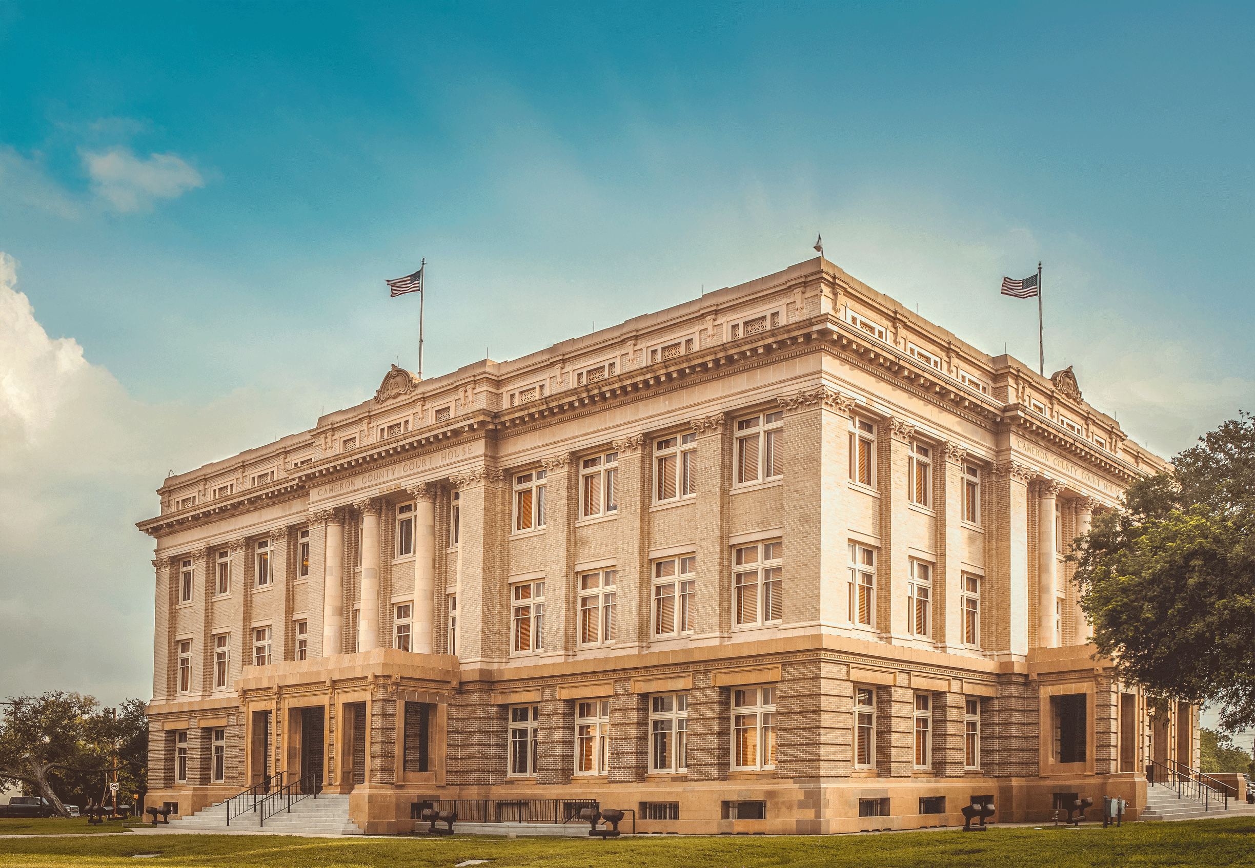 DancyFrontView TexasTropicalSky